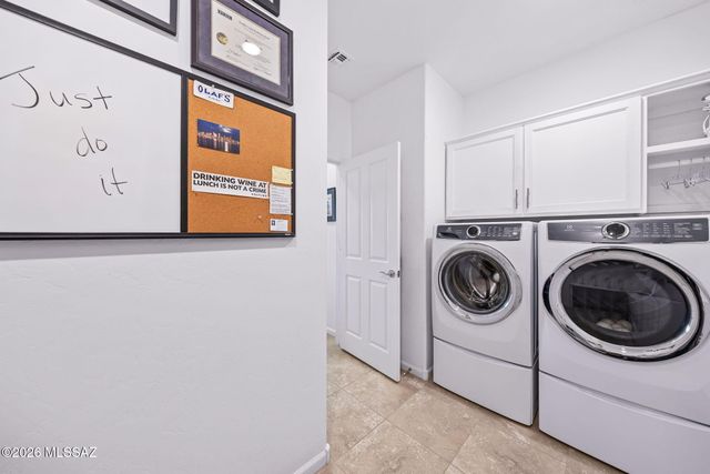 2396 E Sky Creek Drive, Green Valley, AZ 85614