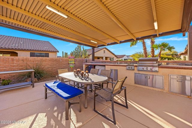 2396 E Sky Creek Drive, Green Valley, AZ 85614