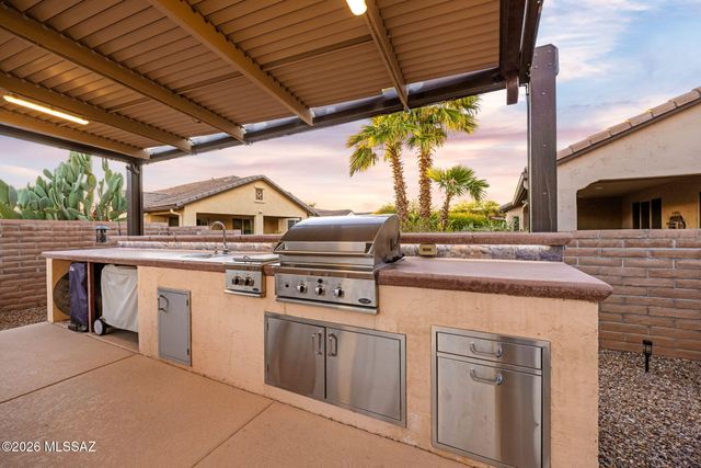 2396 E Sky Creek Drive, Green Valley, AZ 85614