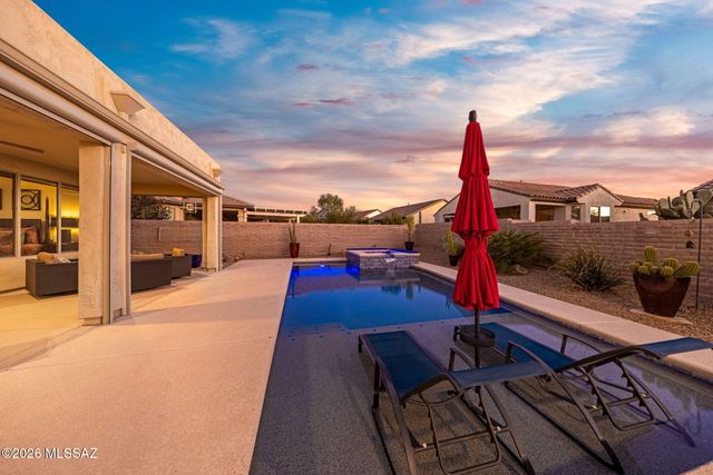 2396 E Sky Creek Drive, Green Valley, AZ 85614