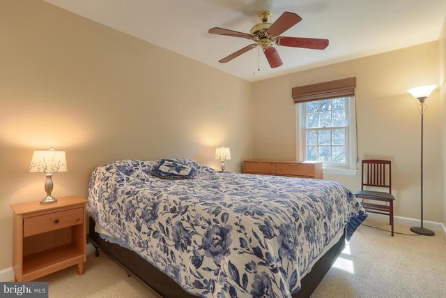 960 BEECH AVE, Hershey, PA 17033