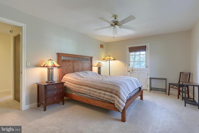 960 BEECH AVE, Hershey, PA 17033
