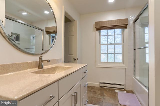 960 BEECH AVE, Hershey, PA 17033