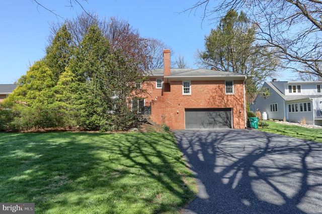 960 BEECH AVE, Hershey, PA 17033
