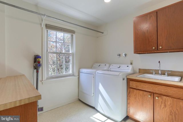 960 BEECH AVE, Hershey, PA 17033