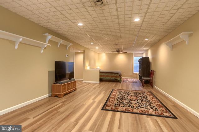 960 BEECH AVE, Hershey, PA 17033