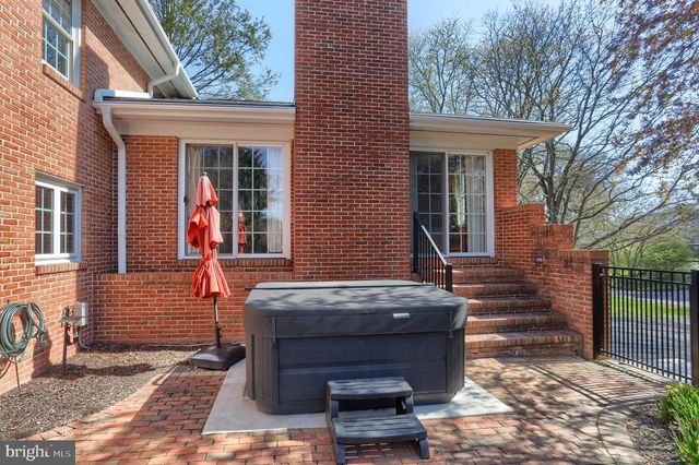 960 BEECH AVE, Hershey, PA 17033