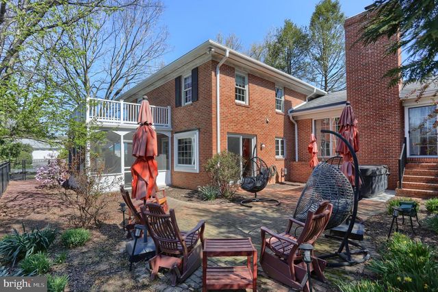 960 BEECH AVE, Hershey, PA 17033