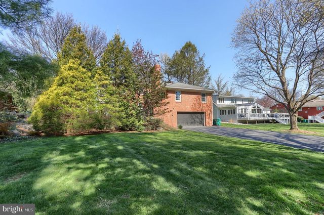 960 BEECH AVE, Hershey, PA 17033