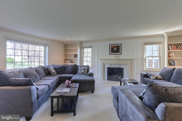 960 BEECH AVE, Hershey, PA 17033