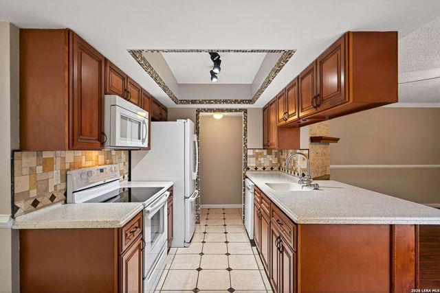 6750 Crown Ridge, San Antonio, TX 78239