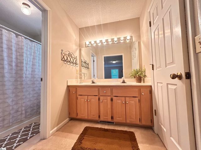 173 Bolt Road, Gray Court, SC 29645