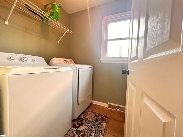 173 Bolt Road, Gray Court, SC 29645