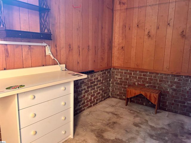 173 Bolt Road, Gray Court, SC 29645