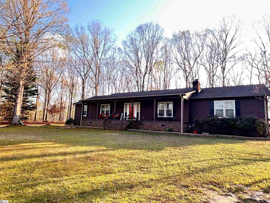 173 Bolt Road, Gray Court, SC 29645