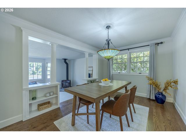 1865 TABOR St, Eugene, OR 97401