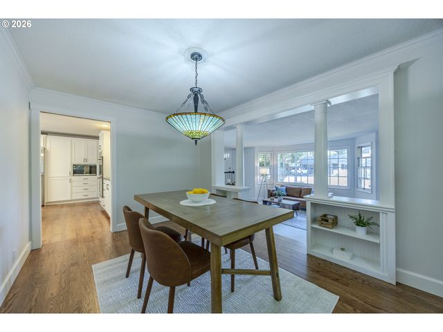 1865 TABOR St, Eugene, OR 97401
