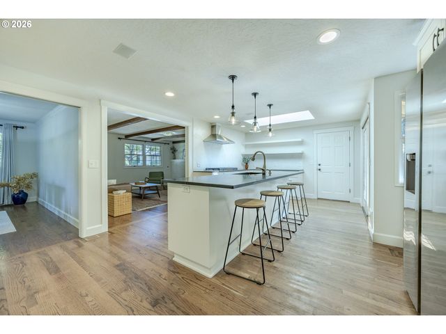 1865 TABOR St, Eugene, OR 97401