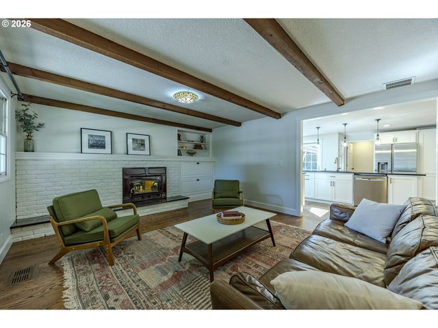 1865 TABOR St, Eugene, OR 97401