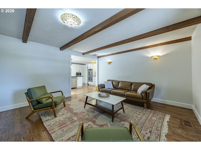 1865 TABOR St, Eugene, OR 97401