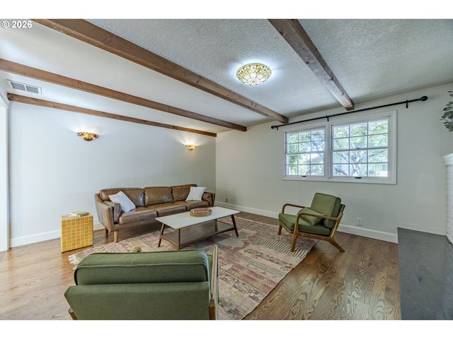 1865 TABOR St, Eugene, OR 97401