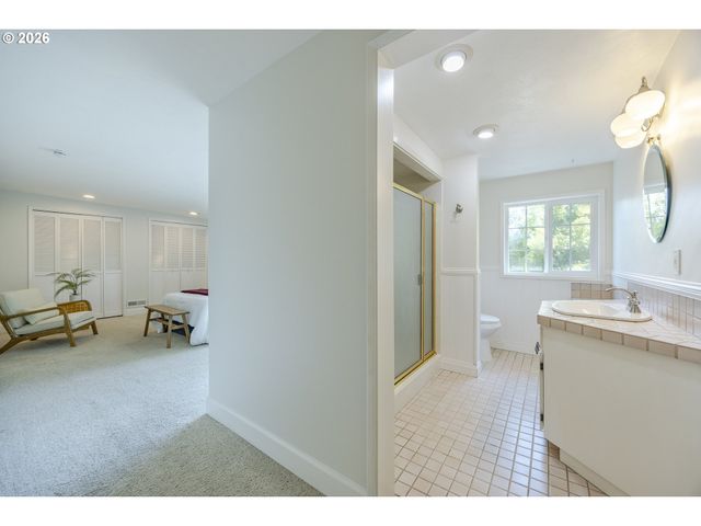 1865 TABOR St, Eugene, OR 97401