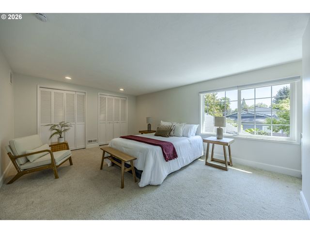 1865 TABOR St, Eugene, OR 97401