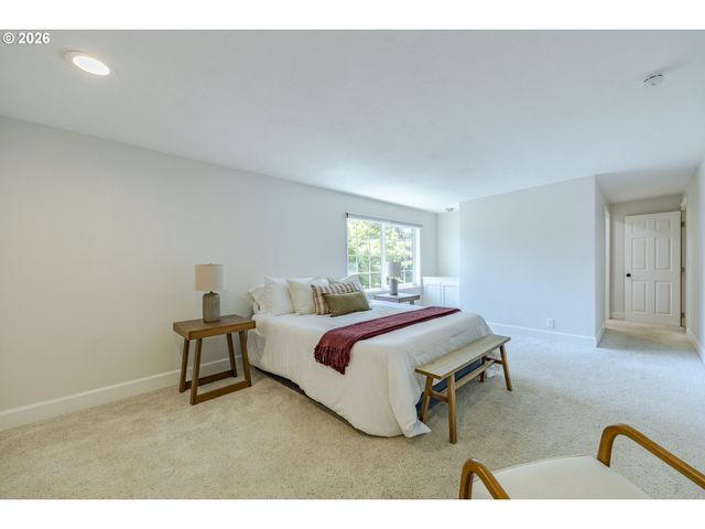 1865 TABOR St, Eugene, OR 97401