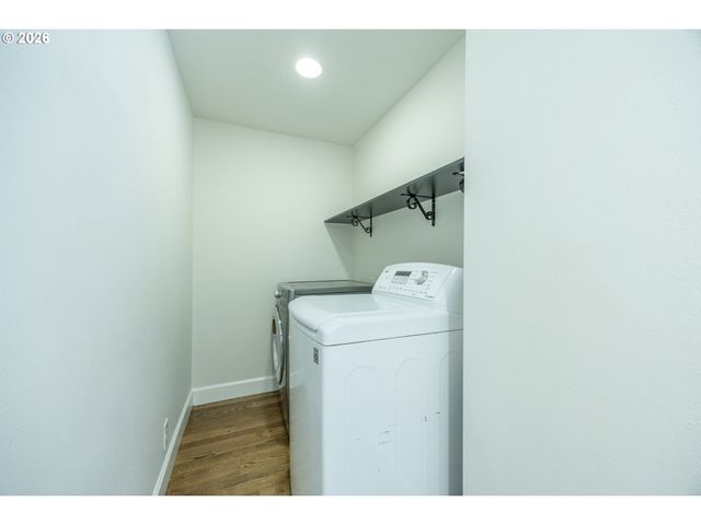 1865 TABOR St, Eugene, OR 97401