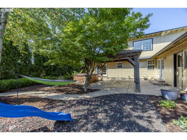 1865 TABOR St, Eugene, OR 97401