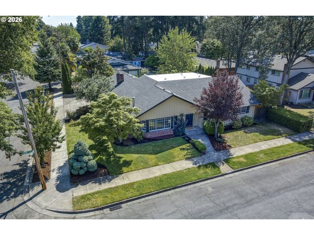 1865 TABOR St, Eugene, OR 97401