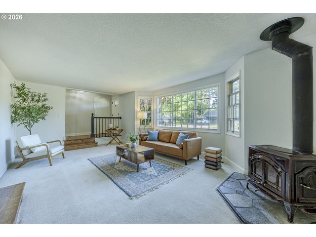 1865 TABOR St, Eugene, OR 97401