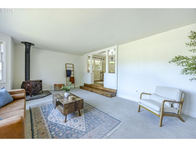 1865 TABOR St, Eugene, OR 97401