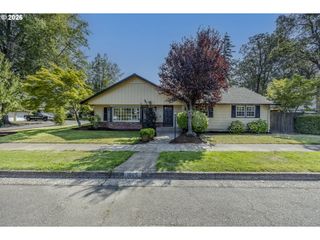 1865 TABOR St, Eugene, OR 97401