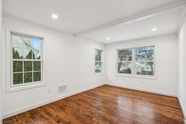 161 Myrtle Ave, Millburn Twp., NJ 07041