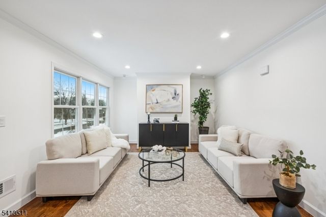 161 Myrtle Ave, Millburn Twp., NJ 07041