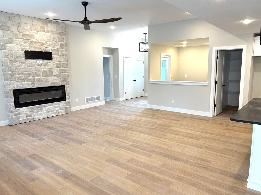 3521 JAGGED LEAF DR, Columbia, MO 65202