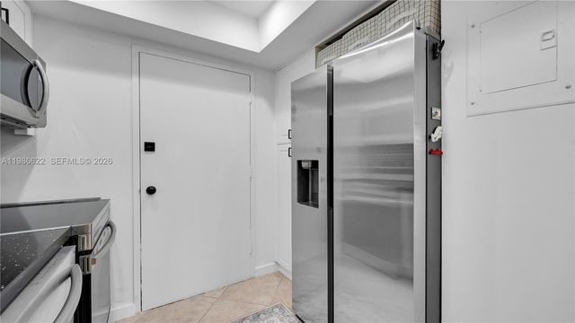 18041 Biscayne Blvd 202, Aventura, FL 33160