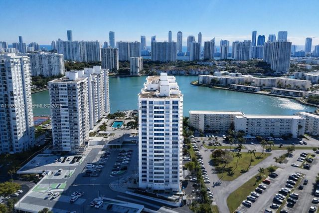 18041 Biscayne Blvd 202, Aventura, FL 33160