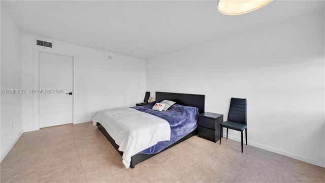 18041 Biscayne Blvd 202, Aventura, FL 33160