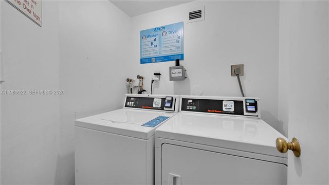 18041 Biscayne Blvd 202, Aventura, FL 33160