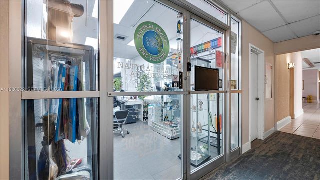 18041 Biscayne Blvd 202, Aventura, FL 33160