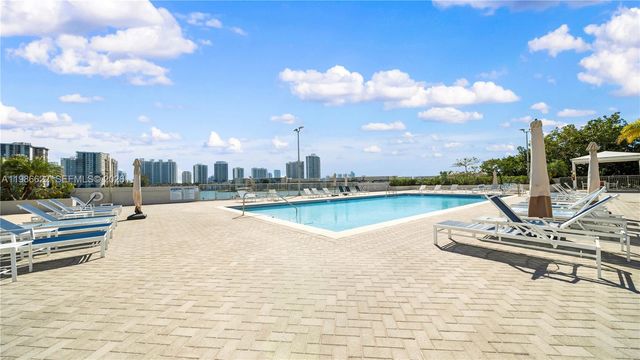 18041 Biscayne Blvd 202, Aventura, FL 33160