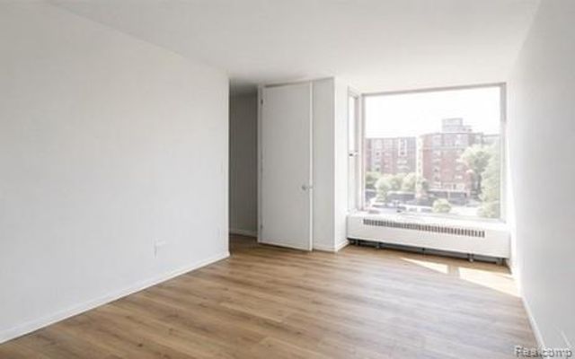 8200 E Jefferson 503, Detroit, MI 48214