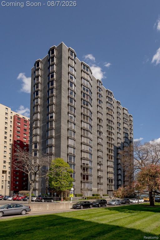8200 E Jefferson 503, Detroit, MI 48214