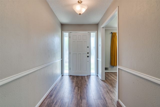 1601 Lexington Drive, Garland, TX 75041