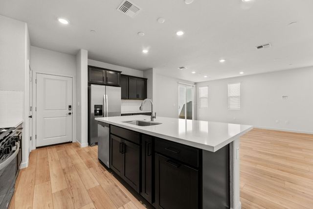 644 Whitewater Way, West Sacramento, CA 95605
