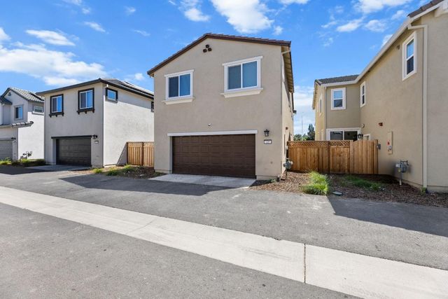 644 Whitewater Way, West Sacramento, CA 95605