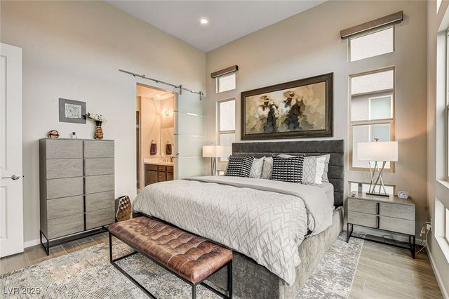 658 Spotted Falcon Street, Las Vegas, NV 89138