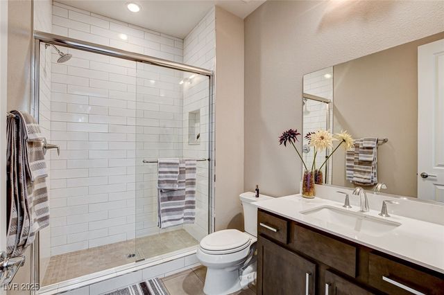 658 Spotted Falcon Street, Las Vegas, NV 89138